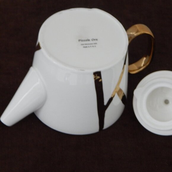Piccole Ore Porcelain Teapot w/ Lid White Gold Trims New - Picture 11 of 11